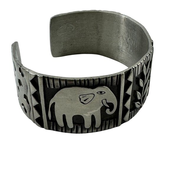 JB Hunt Engraved Pewter Cuff Bracelet Wild Kingdom Zebra Elephant Vintage - Picture 5 of 8